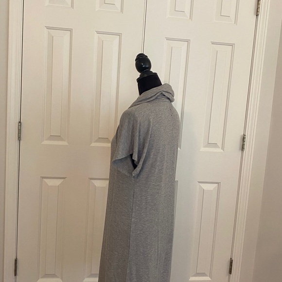 Lou and grey cowl neck T-shirt dress. Size small - Picture 6 of 7